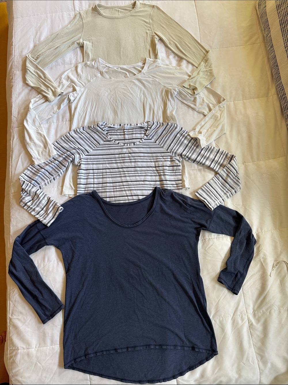Set of 4 Lululemon Long Sleeve Tops